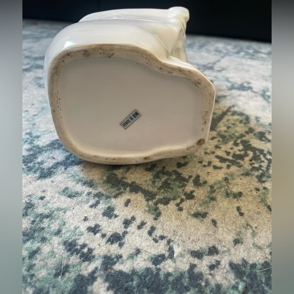 White Mary planter - Picture 4 of 5